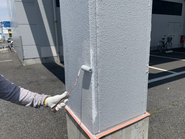 本日は柱の補修です。